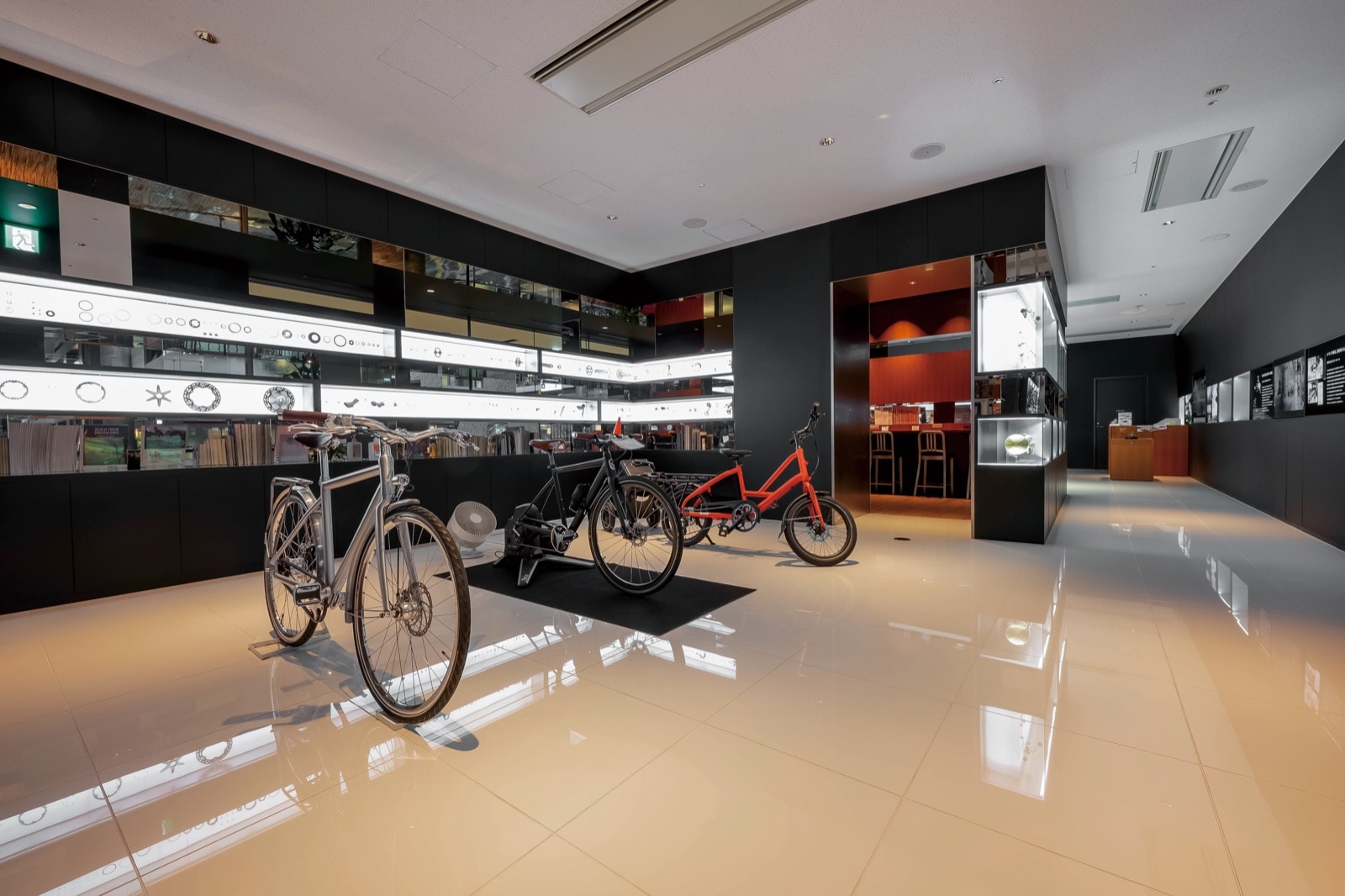 SHIMANO SQUAREの店内